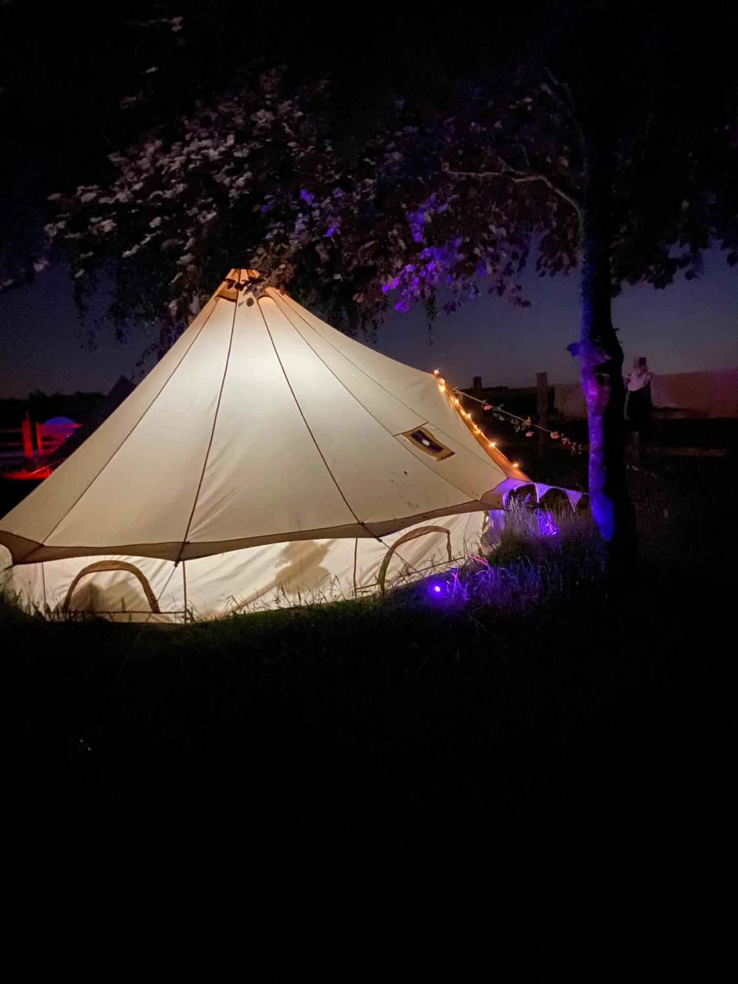 Hotel Country Bumpkins Luxury Glamping Wellingore Exterior foto