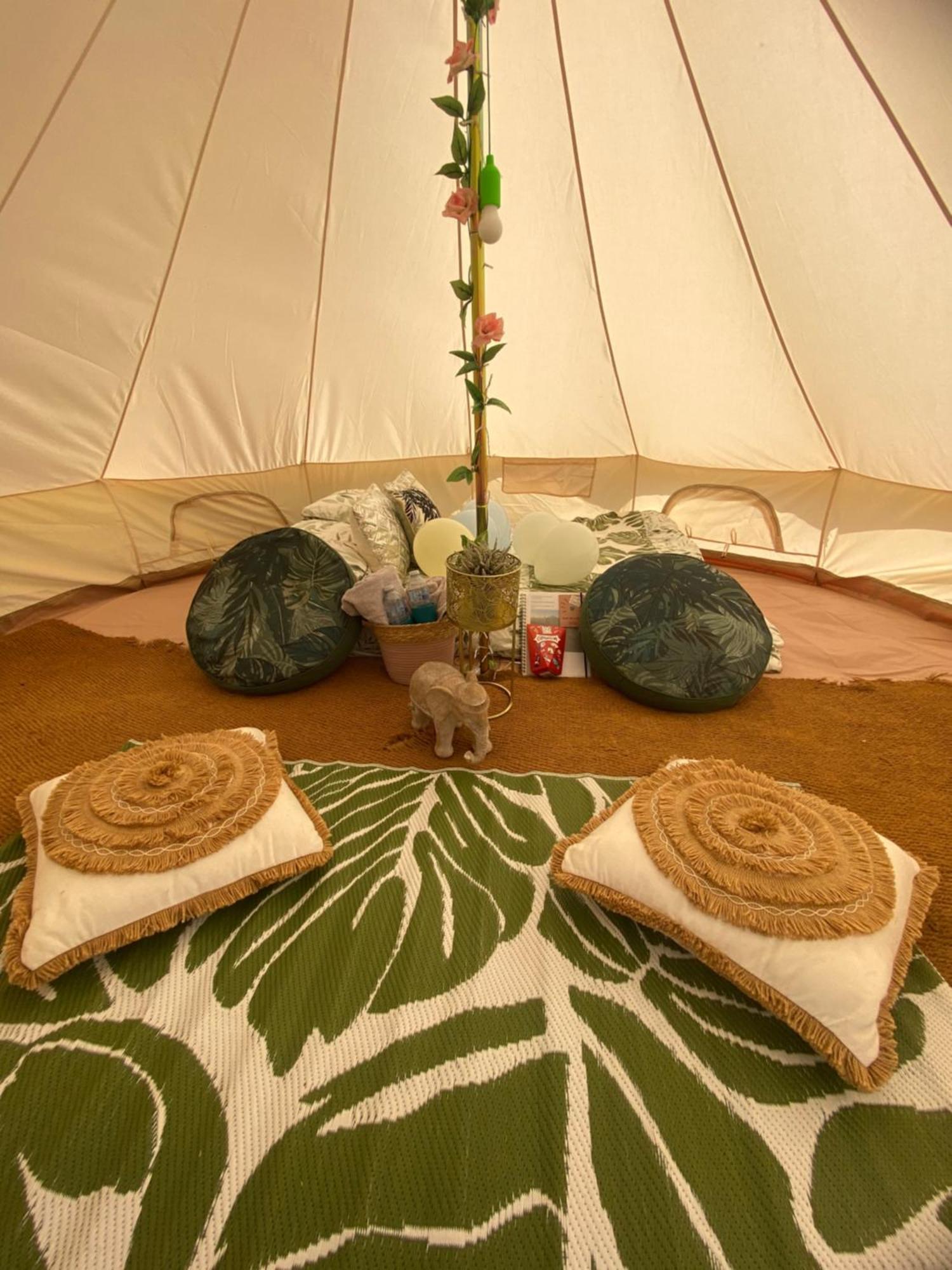 Hotel Country Bumpkins Luxury Glamping Wellingore Exterior foto